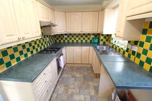 Kitchen/Breakfast Room- click for photo gallery